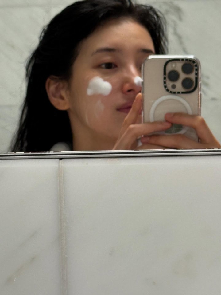  사진 : 가수 겸 배우 수지 SNS