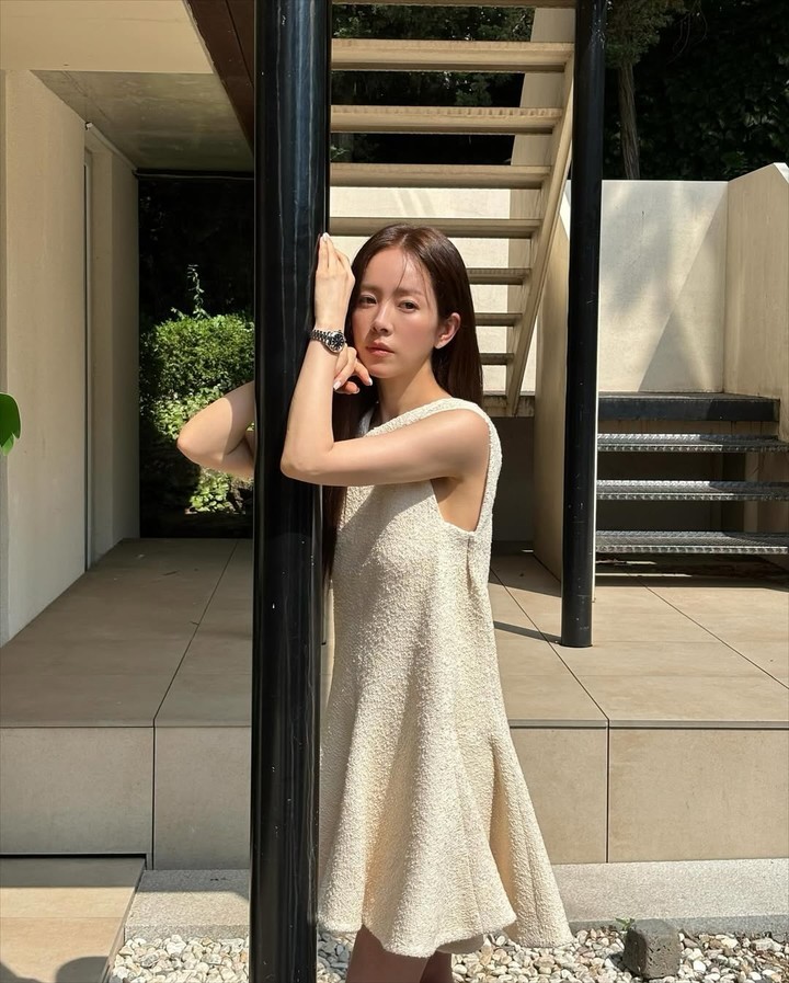  사진 : 배우 한지민 SNS