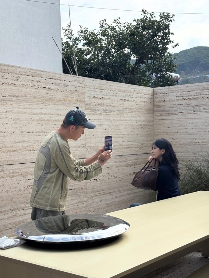  사진 : 가수 겸 배우 수지 SNS